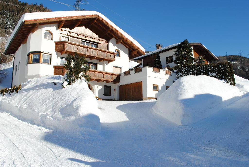 Apartment Maierhof Flirsch Exteriör bild